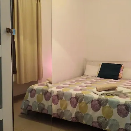 Pension Cadiz קדיז