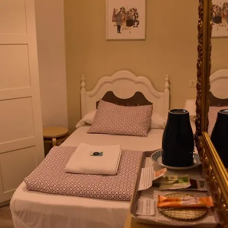 Pension Cadiz קדיז